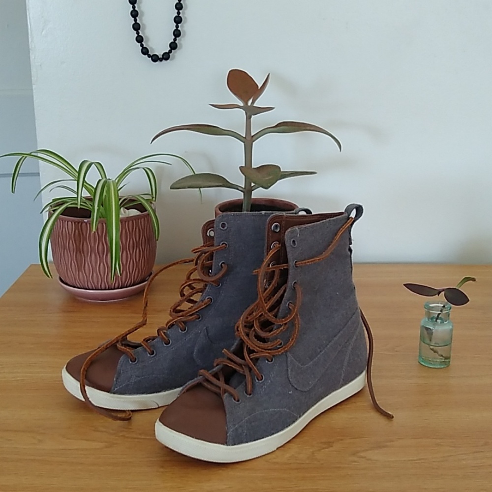 Nike Women's Size 7 denim and leather high tops